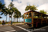 Waikiki Trolly, autobús turístico que circula entre Waikiki y Honolulu. O’ahu.